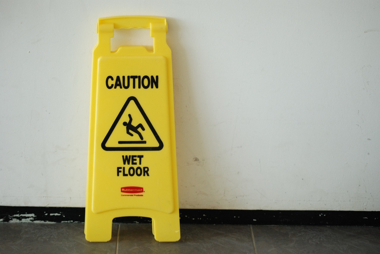 wet floor sign slip and fall